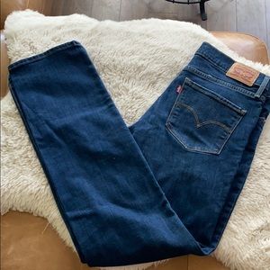 Levi’s shaping straight leg jeans